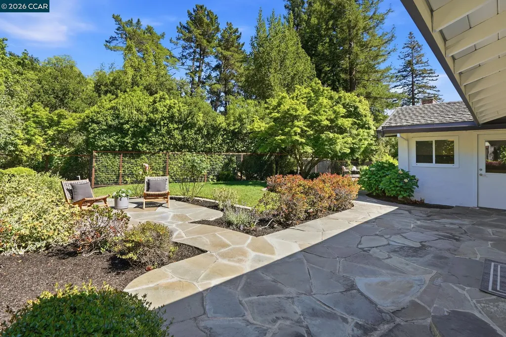 260 Corliss Drive Moraga CA 94556