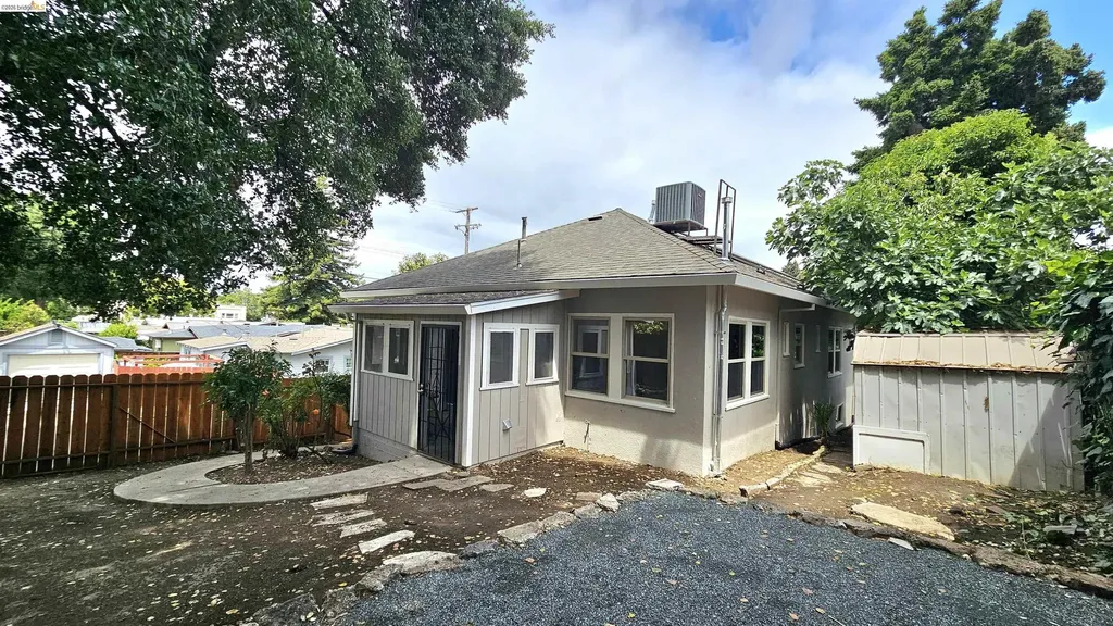 1404 Pine Street Martinez CA 94553
