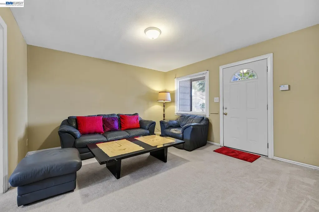 462 Hampton Road Hayward CA 94541