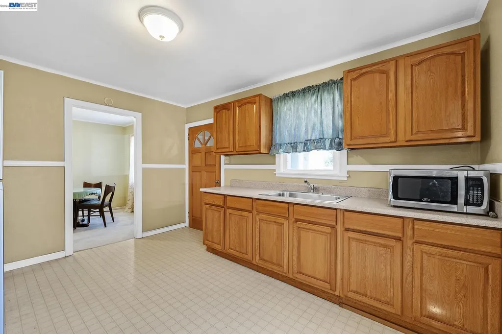 462 Hampton Road Hayward CA 94541