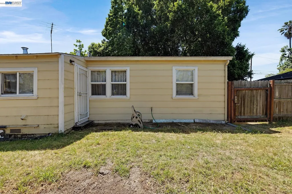 462 Hampton Road Hayward CA 94541