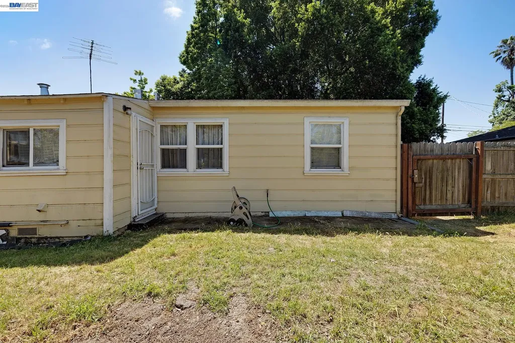 462 Hampton Road Hayward CA 94541