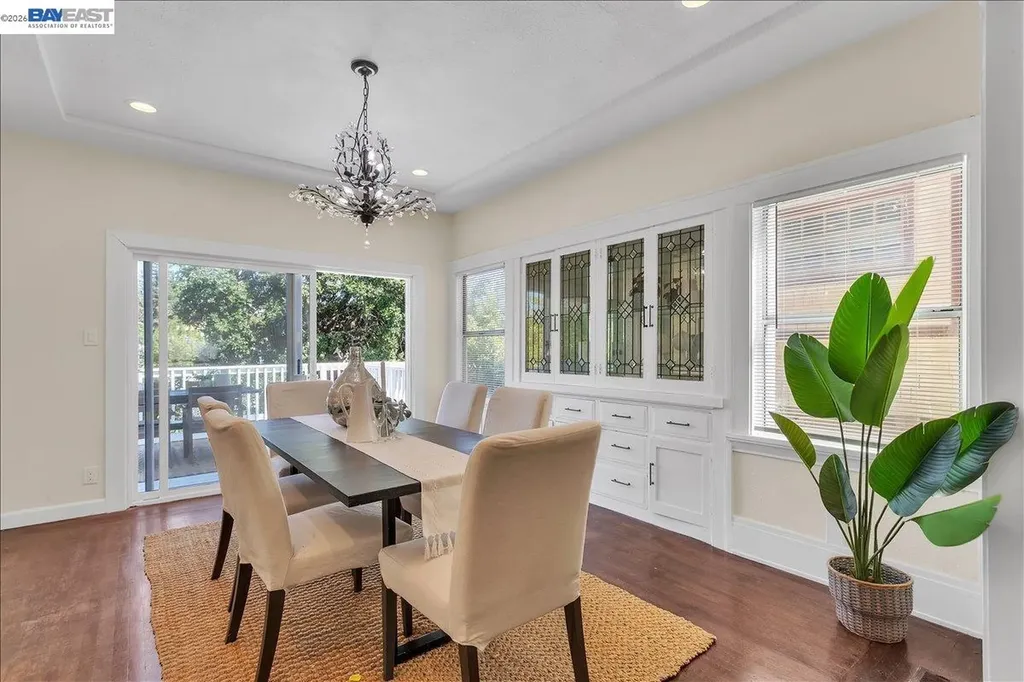 652 Valle Vista Avenue Oakland CA 94610