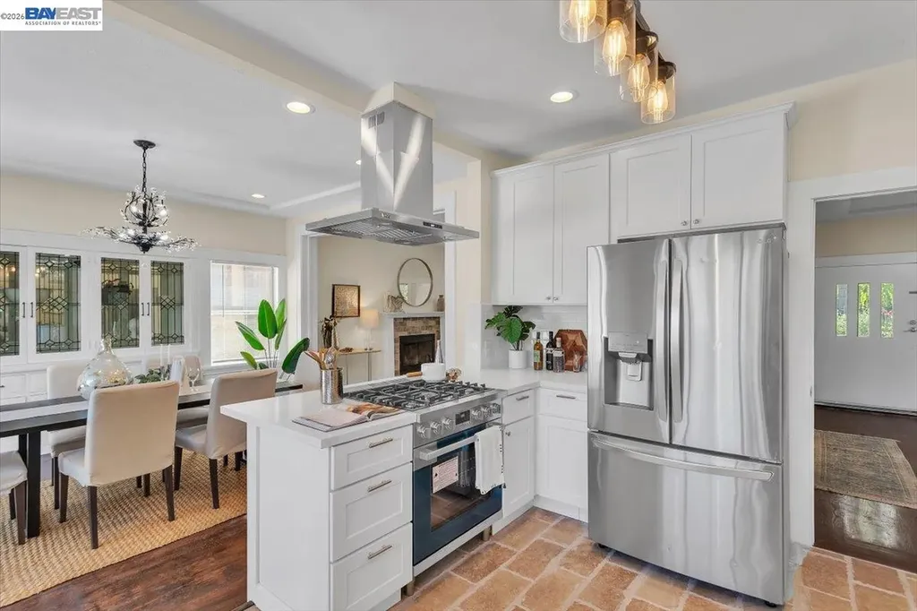 652 Valle Vista Avenue Oakland CA 94610