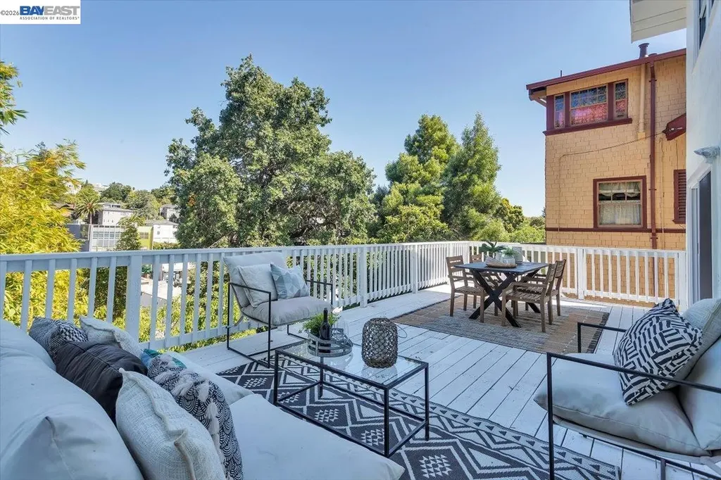 652 Valle Vista Avenue Oakland CA 94610