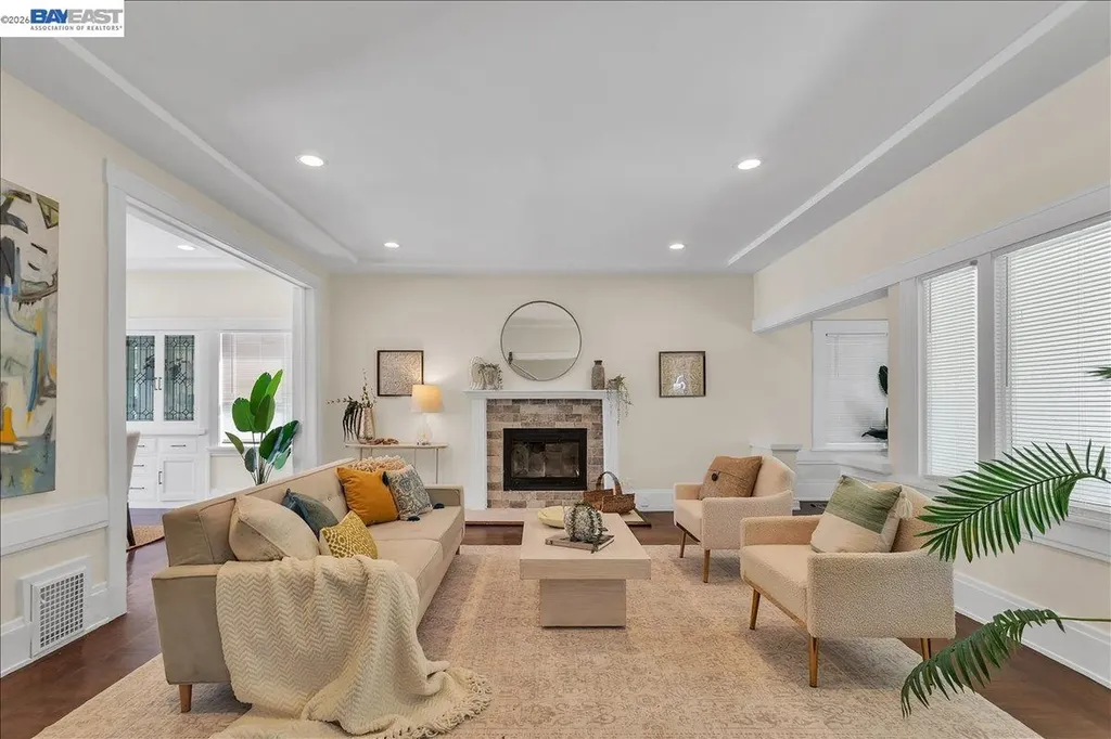 652 Valle Vista Avenue Oakland CA 94610