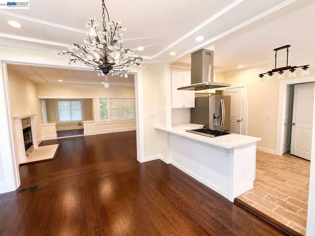 652 Valle Vista Avenue Oakland CA 94610