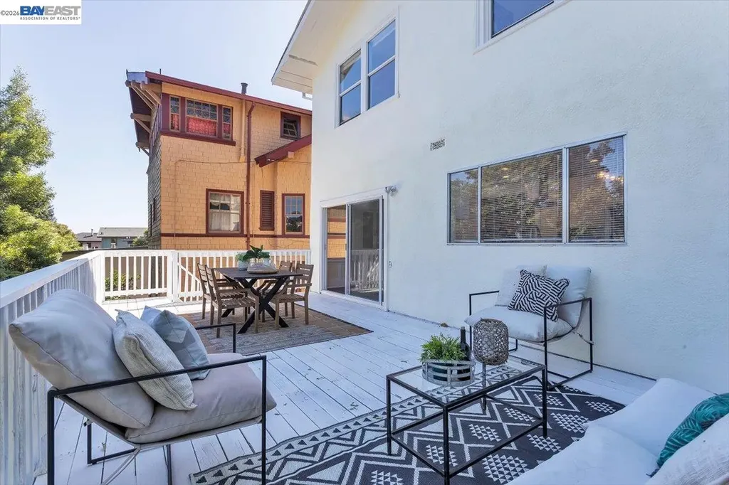 652 Valle Vista Avenue Oakland CA 94610