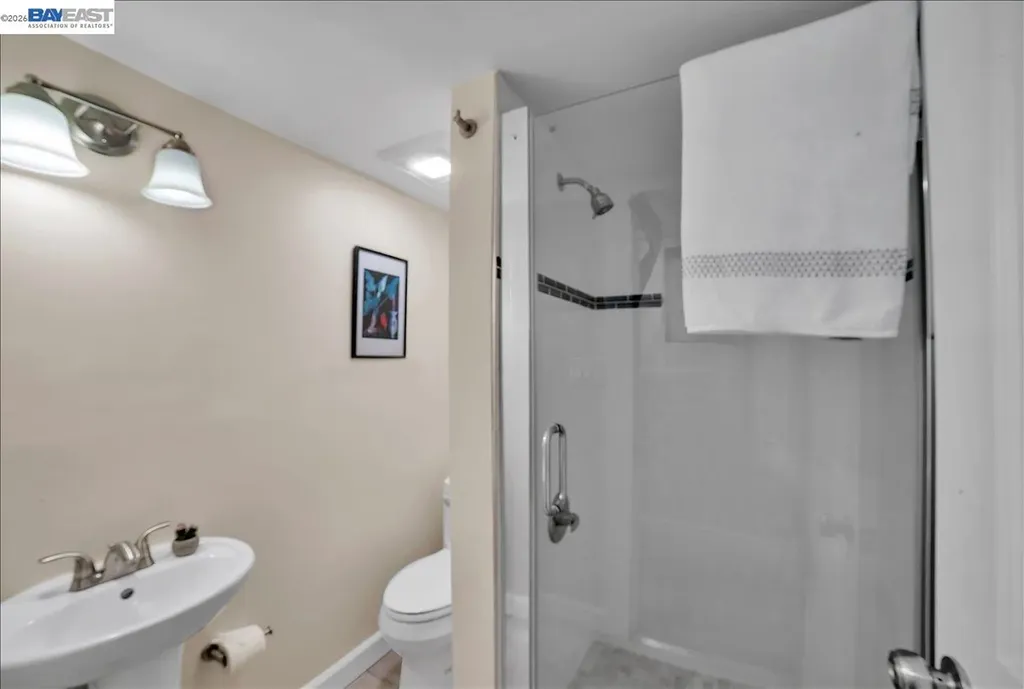 652 Valle Vista Avenue Oakland CA 94610