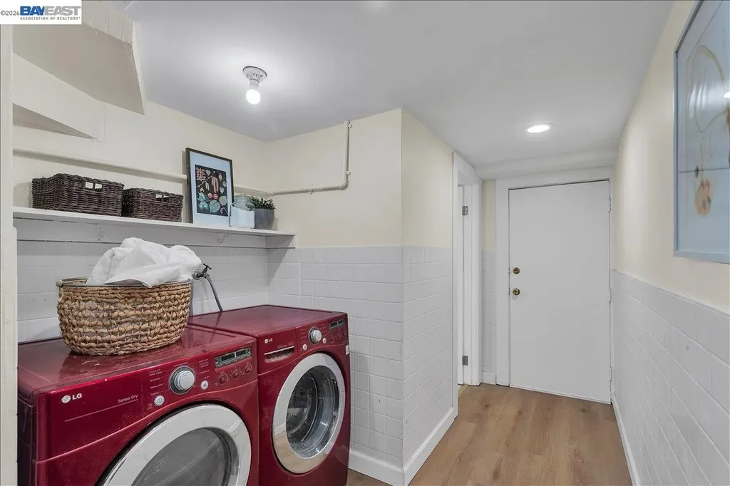652 Valle Vista Avenue Oakland CA 94610