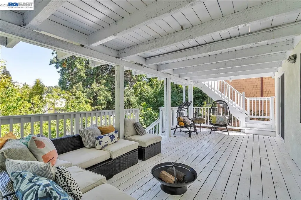 652 Valle Vista Avenue Oakland CA 94610