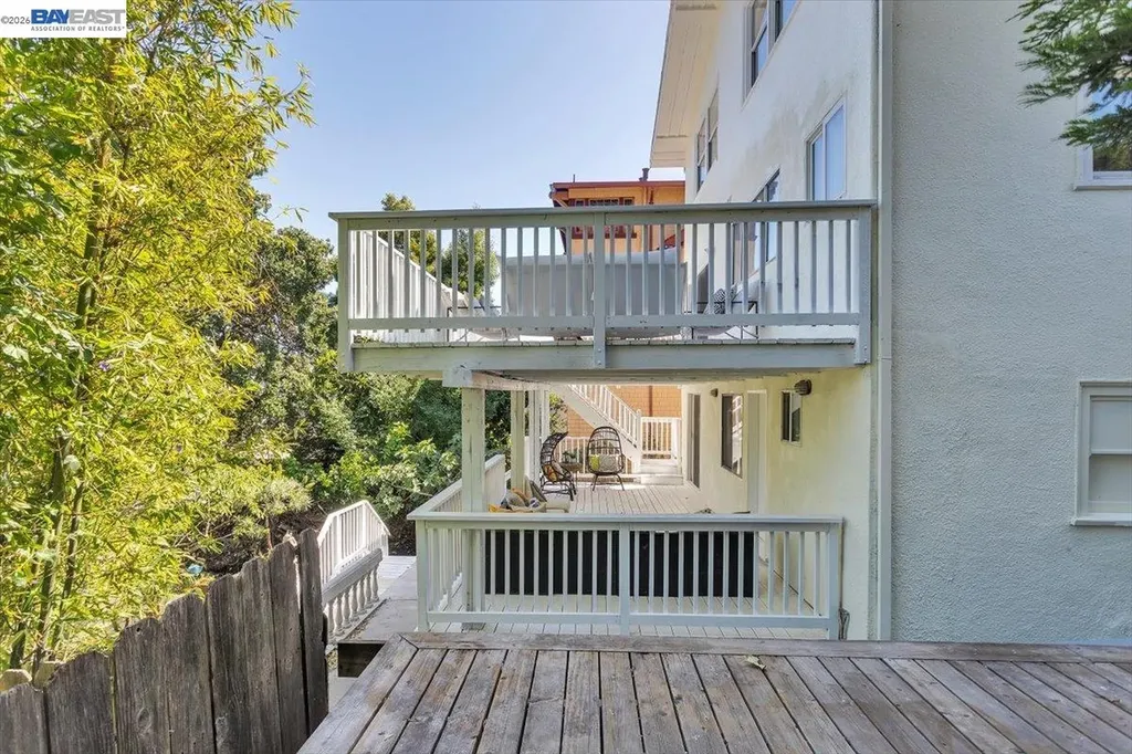 652 Valle Vista Avenue Oakland CA 94610