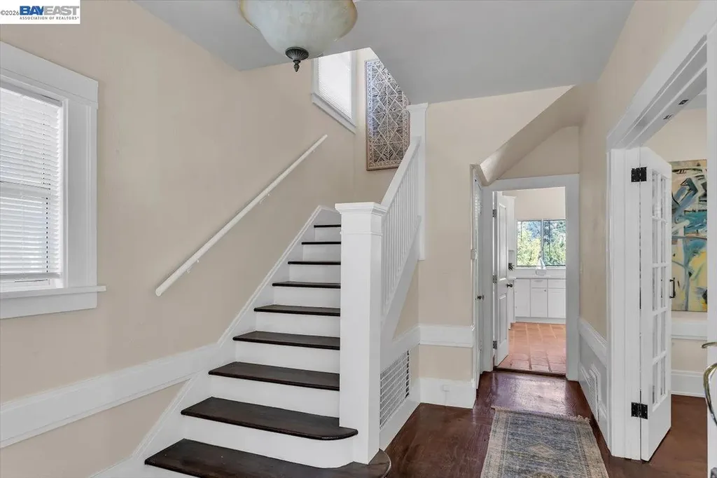 652 Valle Vista Avenue Oakland CA 94610