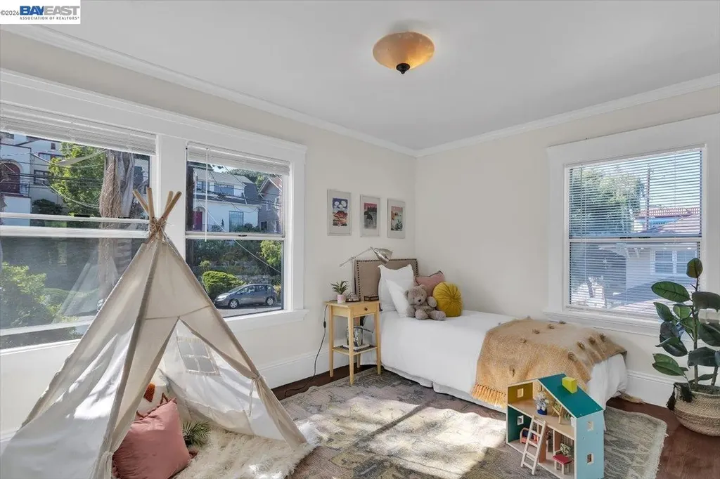 652 Valle Vista Avenue Oakland CA 94610