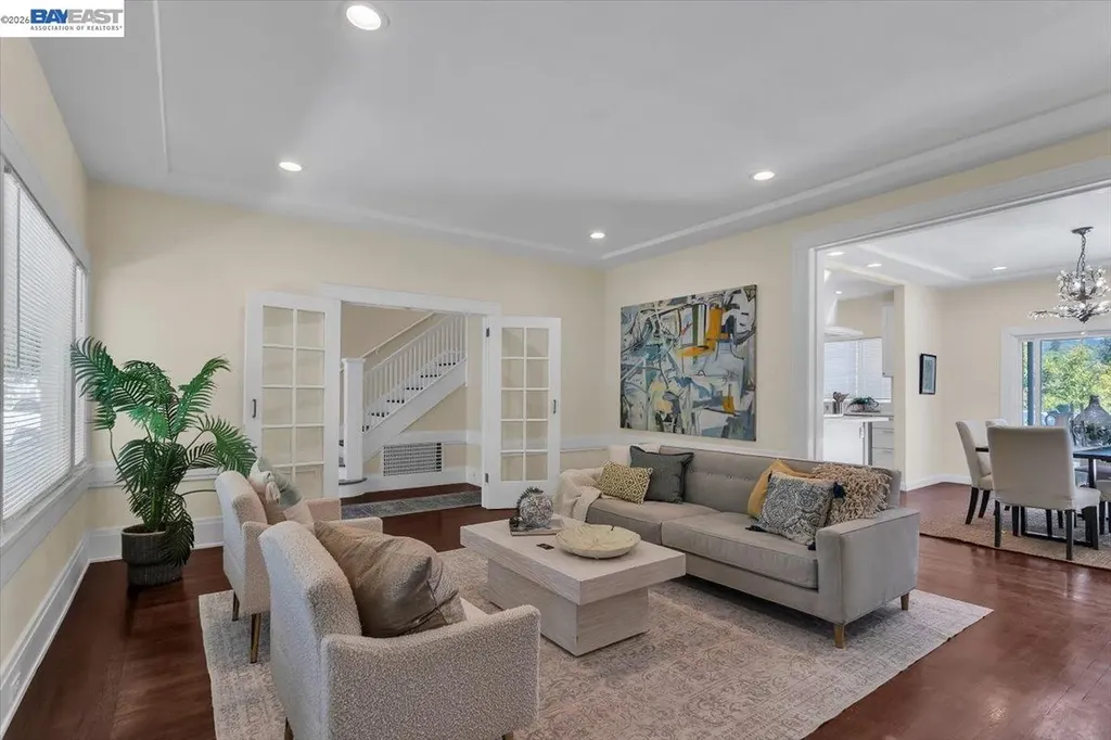 652 Valle Vista Avenue Oakland CA 94610