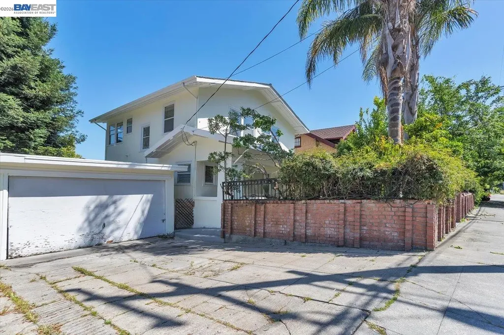 652 Valle Vista Avenue Oakland CA 94610