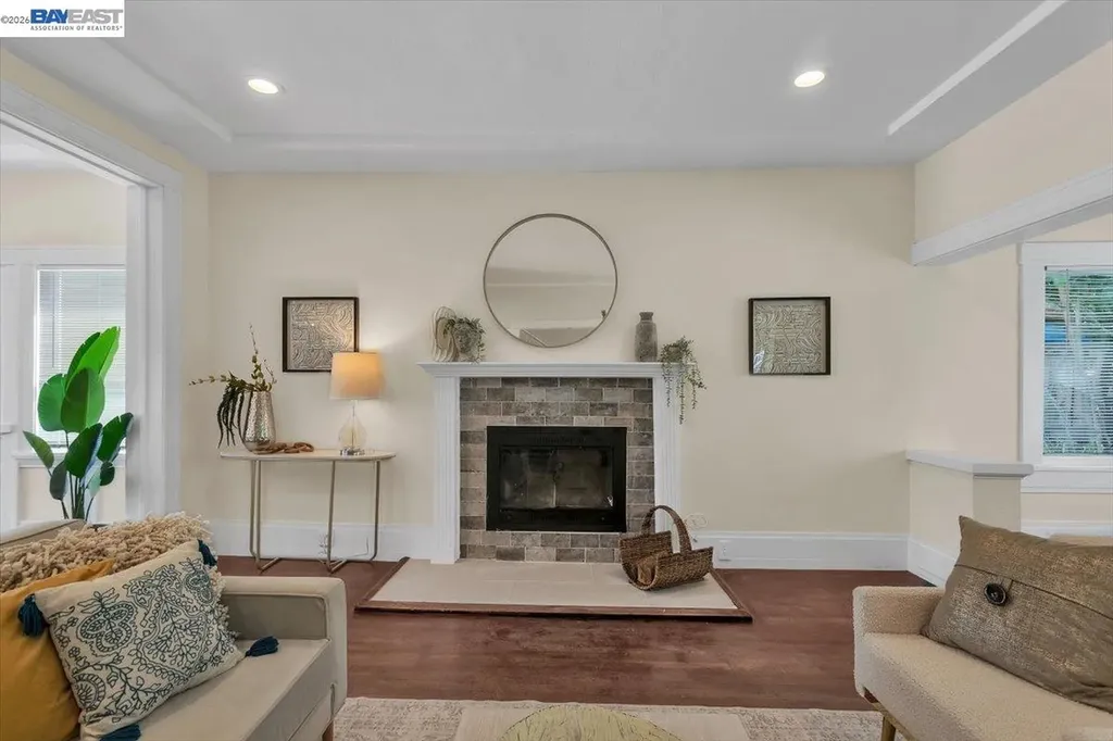 652 Valle Vista Avenue Oakland CA 94610