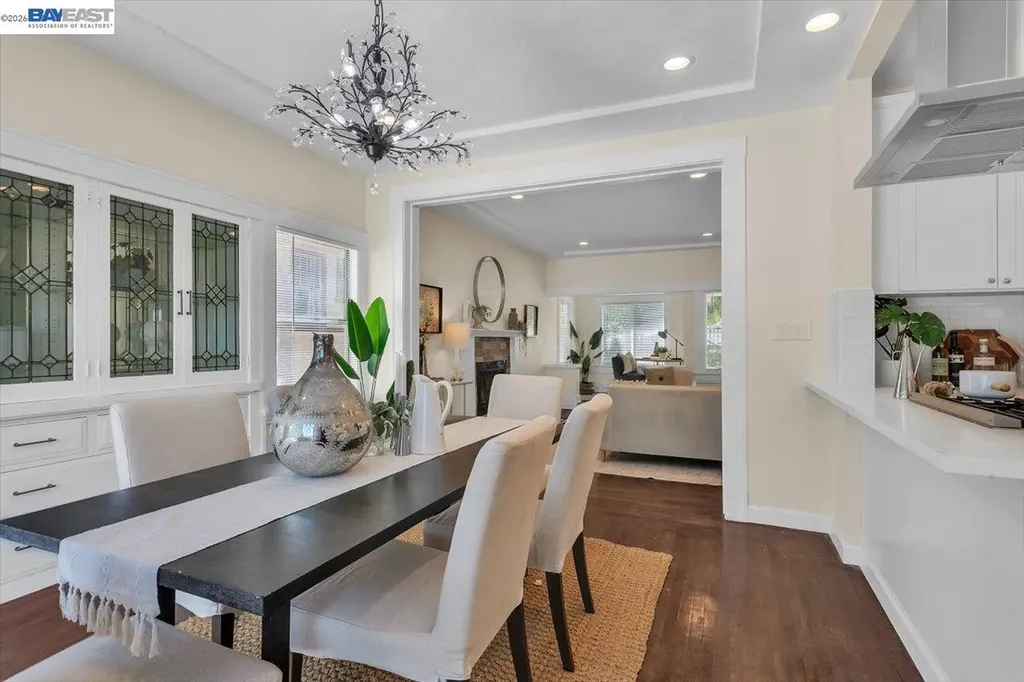 652 Valle Vista Avenue Oakland CA 94610