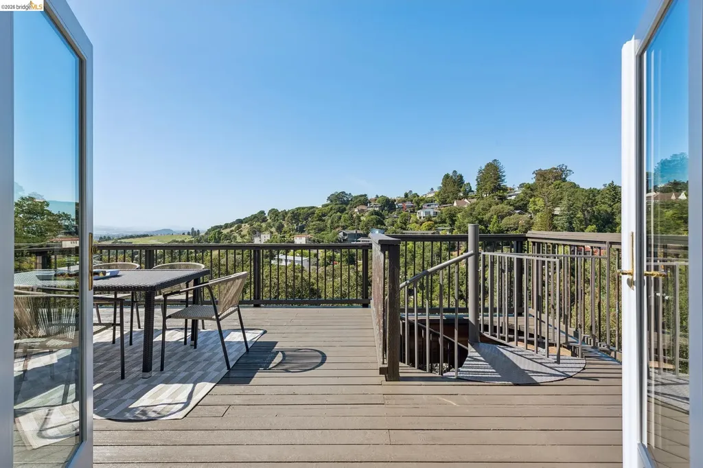 453 Scenic Avenue Piedmont CA 94611
