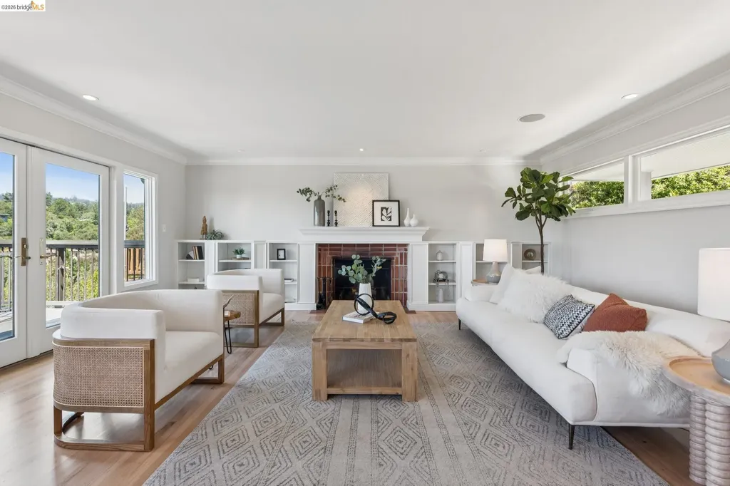 453 Scenic Avenue Piedmont CA 94611