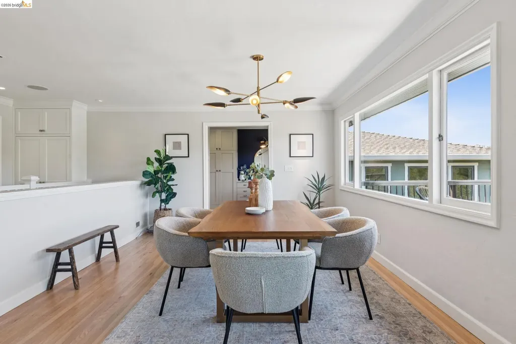 453 Scenic Avenue Piedmont CA 94611