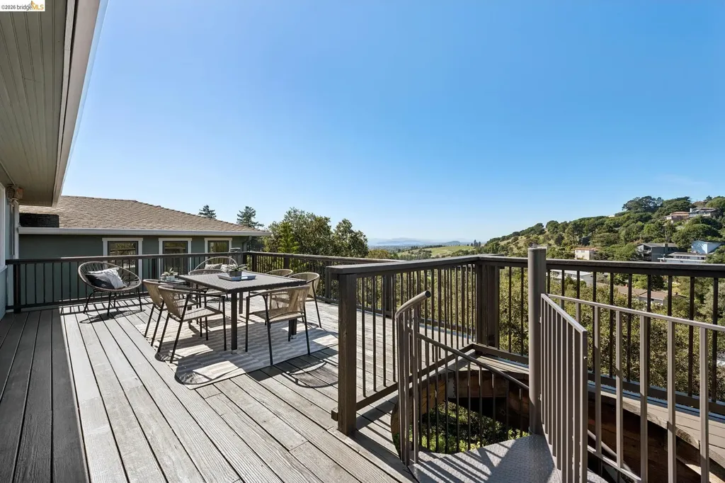 453 Scenic Avenue Piedmont CA 94611