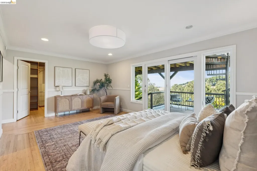 453 Scenic Avenue Piedmont CA 94611