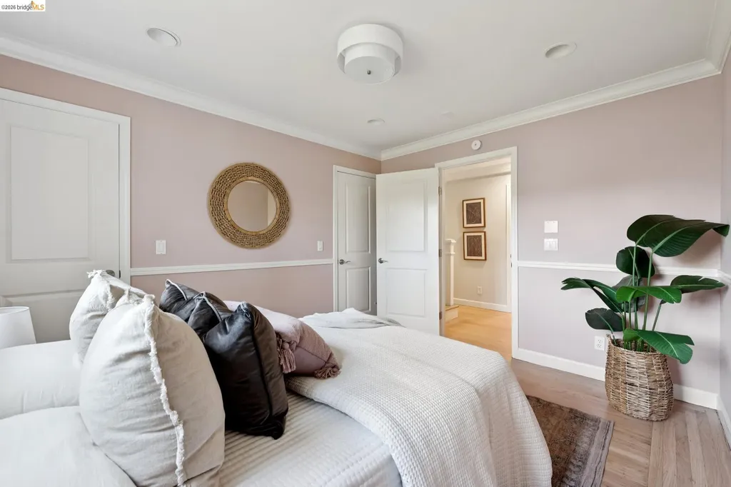 453 Scenic Avenue Piedmont CA 94611