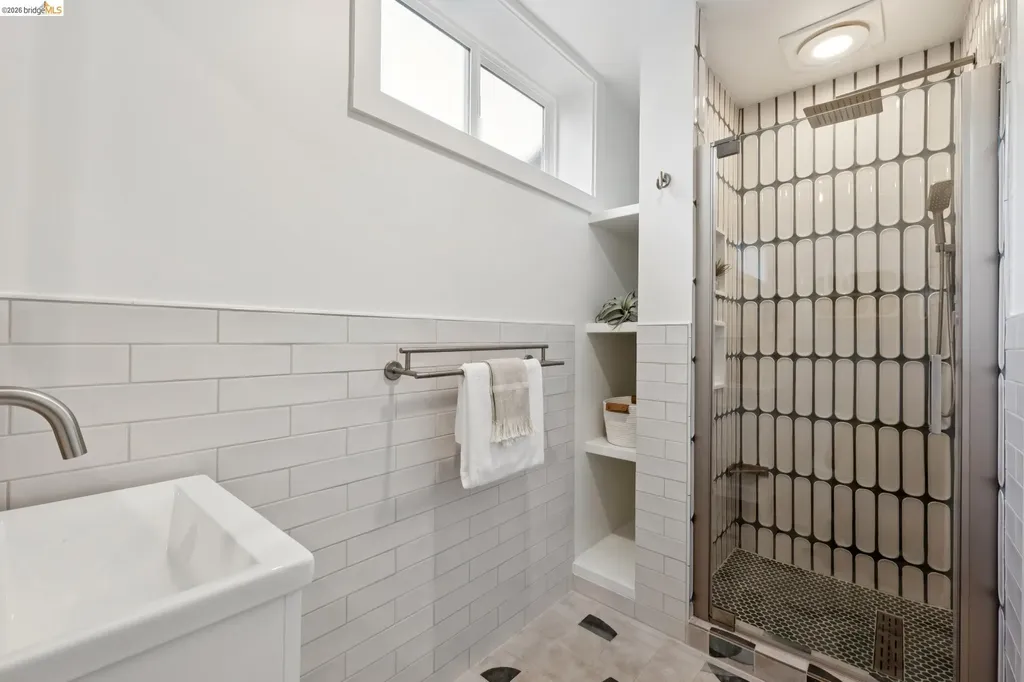 453 Scenic Avenue Piedmont CA 94611