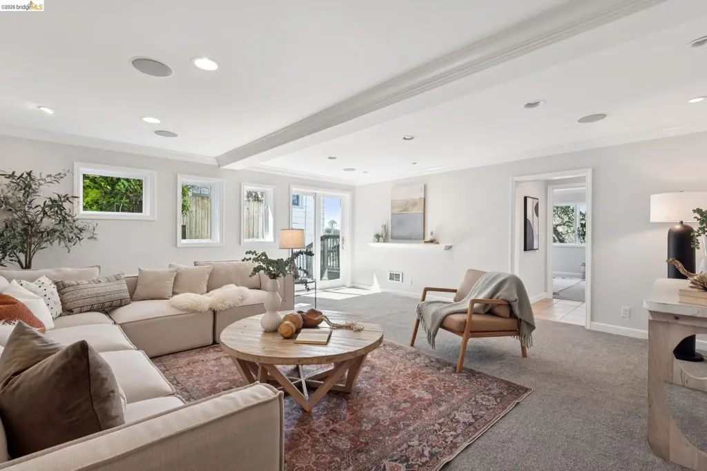 453 Scenic Avenue Piedmont CA 94611