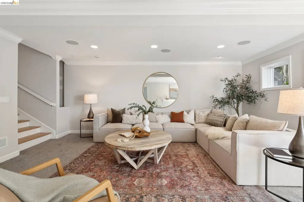 453 Scenic Avenue Piedmont CA 94611