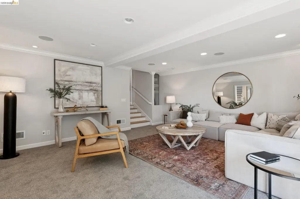 453 Scenic Avenue Piedmont CA 94611