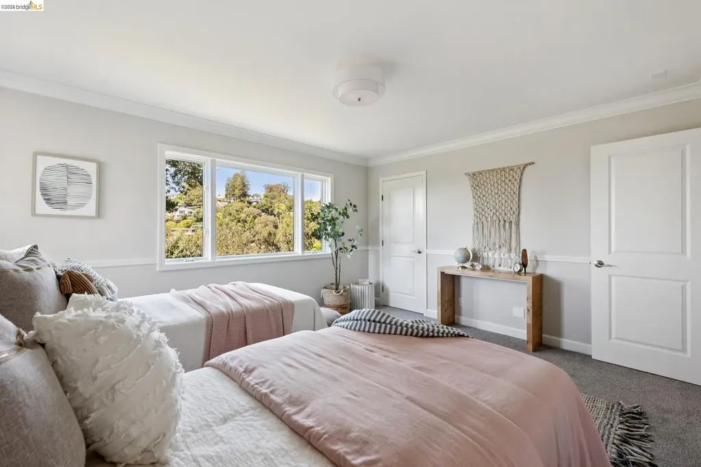 453 Scenic Avenue Piedmont CA 94611