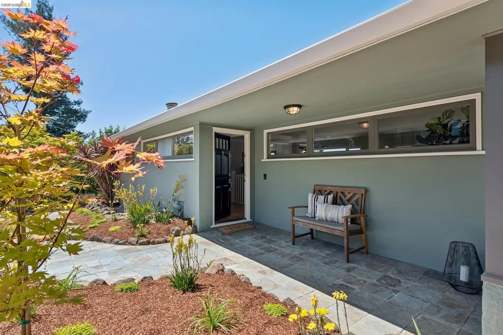 453 Scenic Avenue Piedmont CA 94611
