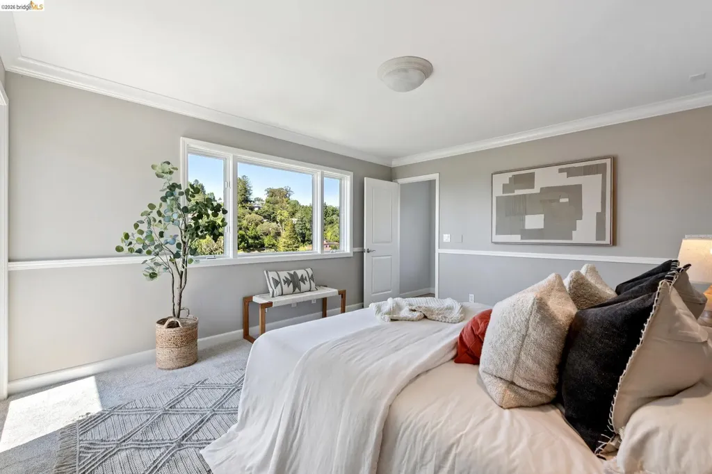 453 Scenic Avenue Piedmont CA 94611