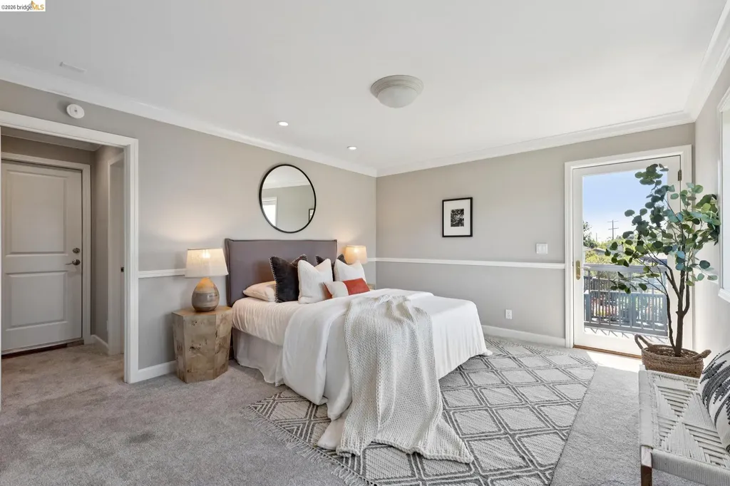 453 Scenic Avenue Piedmont CA 94611