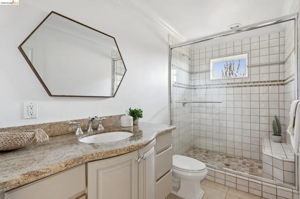 453 Scenic Avenue Piedmont CA 94611