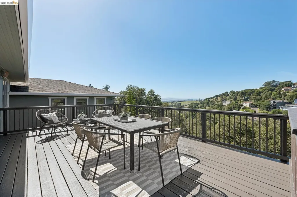 453 Scenic Avenue Piedmont CA 94611