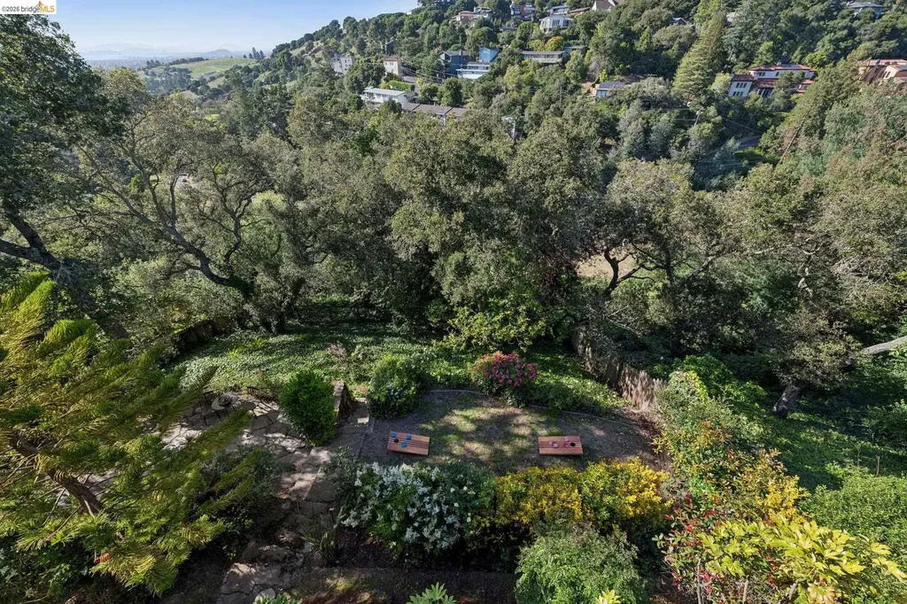 453 Scenic Avenue Piedmont CA 94611