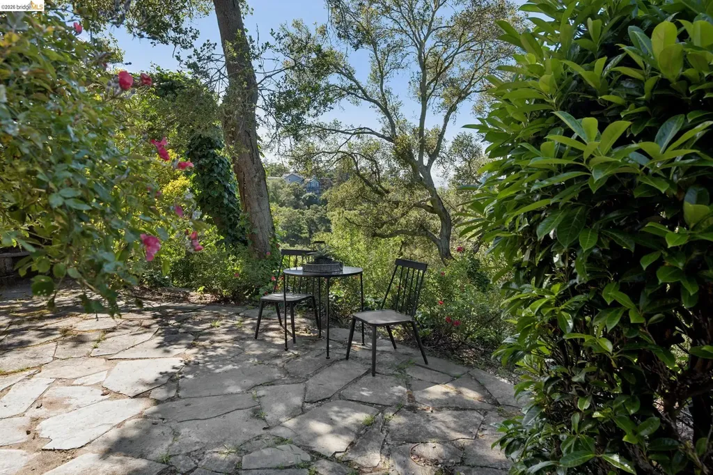 453 Scenic Avenue Piedmont CA 94611