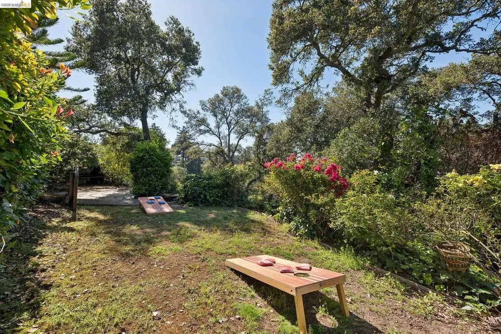 453 Scenic Avenue Piedmont CA 94611
