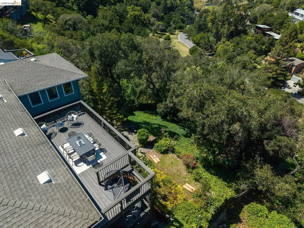 453 Scenic Avenue Piedmont CA 94611