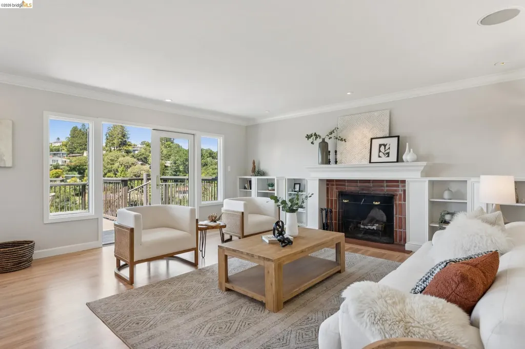 453 Scenic Avenue Piedmont CA 94611