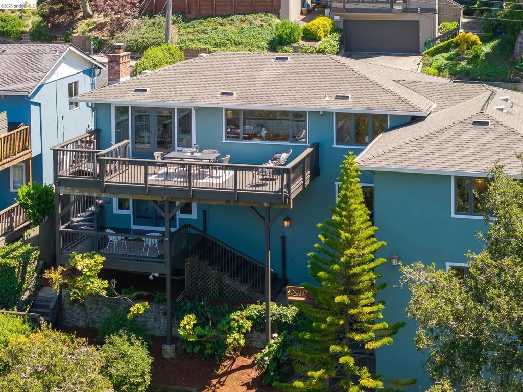 453 Scenic Avenue Piedmont CA 94611