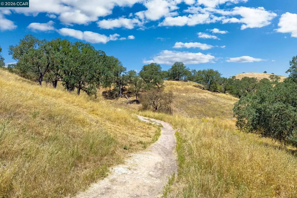 1740 Oro Valley Circle Walnut Creek CA 94596