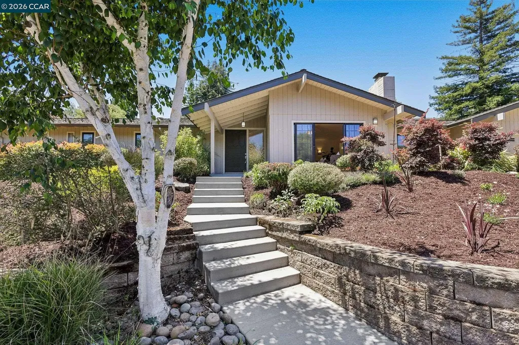 128 Corliss Drive Moraga CA 94556