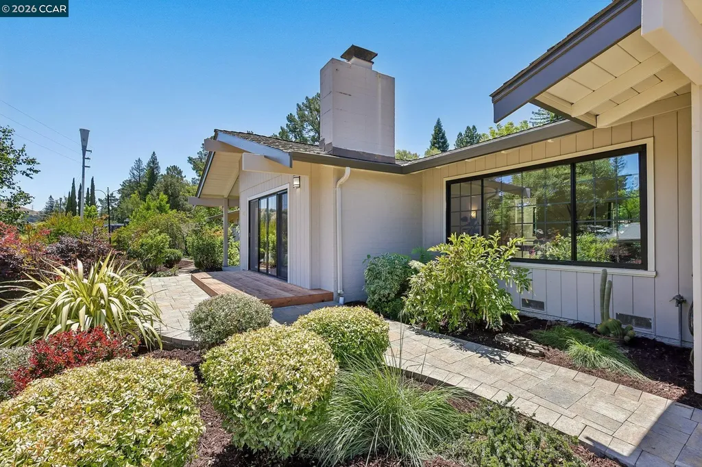 128 Corliss Drive Moraga CA 94556