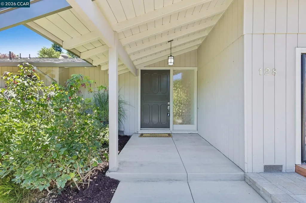 128 Corliss Drive Moraga CA 94556