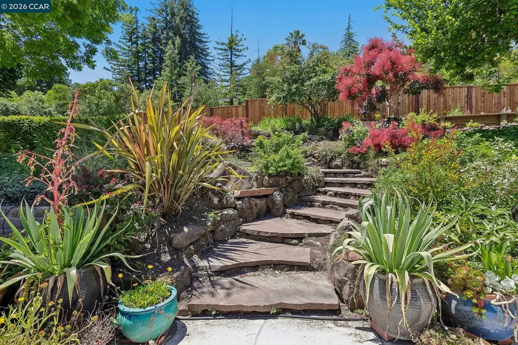 128 Corliss Drive Moraga CA 94556