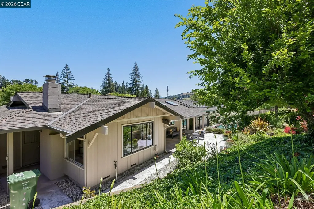 128 Corliss Drive Moraga CA 94556